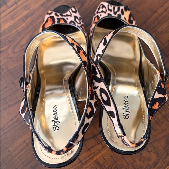 Leopard Print Peep Toe Heels - Picture 13 of 14